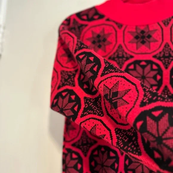 VTG 80s Sz: M Andrew St. John Pink Black Holiday Snowflake Geometric Sweater